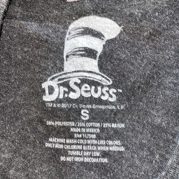 Dr. Seuss 'Kid, You'll Move Mountains' Short Sleeve Graphic T-Shirt - Picture 4 of 4